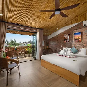 B&B Golden Bamboo An Bang & 